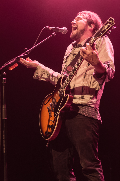 Silversun Pickups @ Het Depot, picture 11, photographed by Jan van Hecke - FrontView Magazine