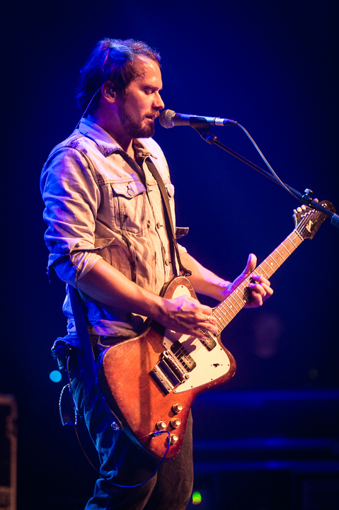 Silversun Pickups @ Het Depot, picture 12, photographed by Jan van Hecke - FrontView Magazine