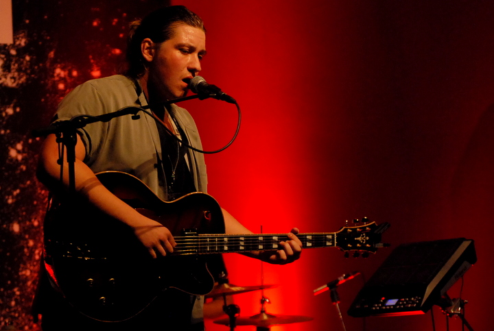 Zermatt Unplugged Kaufleuten 2016 @ Zürich, picture 10, photographed by Peter Minnebo - FrontView Magazine