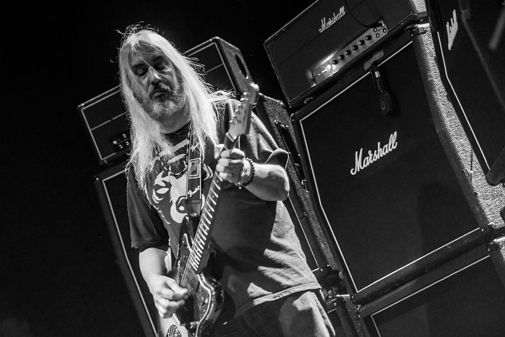 Dinosaur Jr @ AB Brussel, picture 18, photographed by Luc Luyten - FrontView Magazine