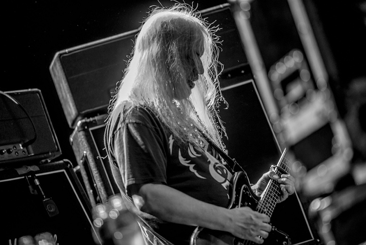 Dinosaur Jr @ AB Brussel, picture 21, photographed by Luc Luyten - FrontView Magazine