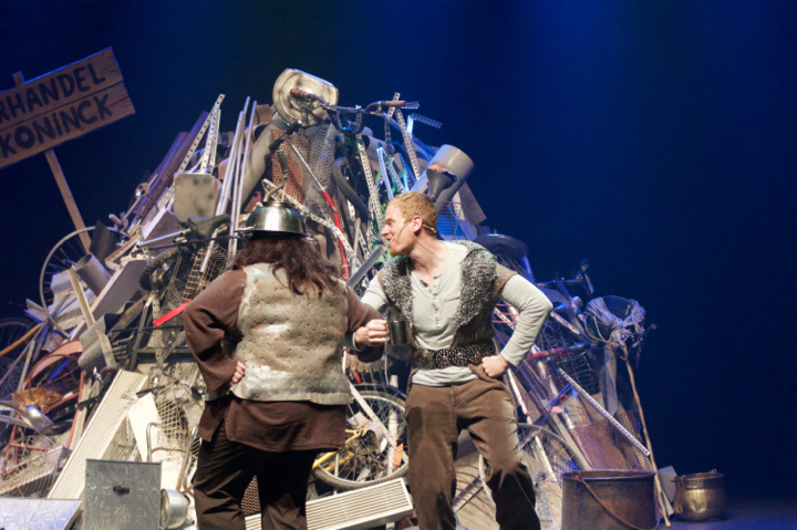 Arthur, of hoe je koning kan worden @ Antwerpen Fakkelteater, picture 6, photographed by Bart Baevegems - FrontView Magazine