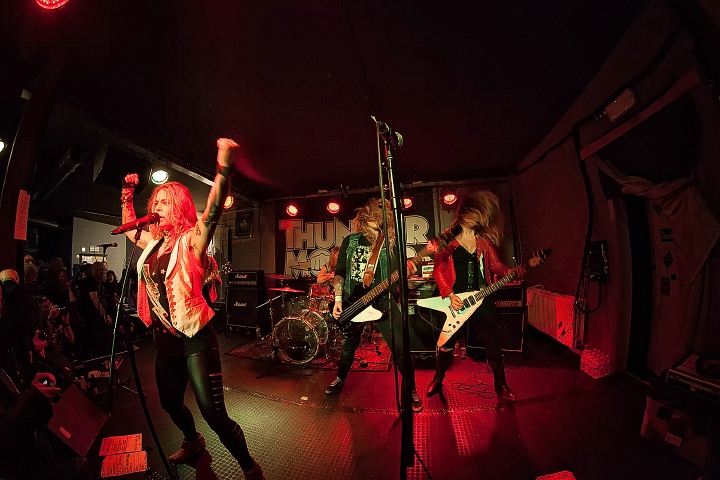 ThunderMother @ De Verlichte Geest, picture 25, photographed by Edwin Houdevelt - FrontView Magazine