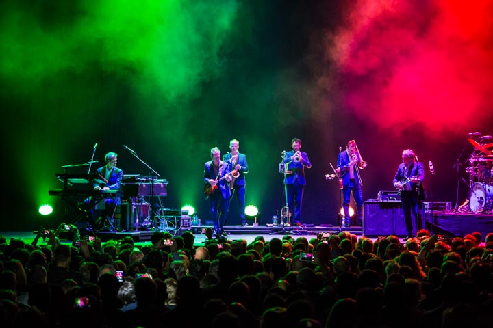 Level 42 @ 013 Tilburg, picture 1, photographed by Dieter  Boone - FrontView Magazine