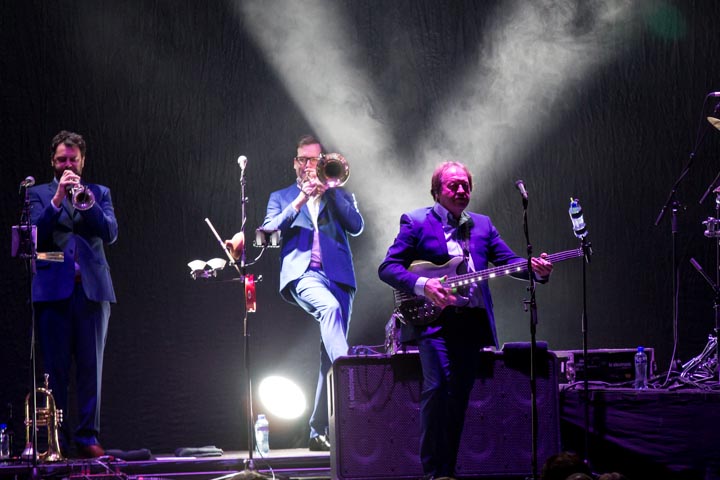 Level 42 @ 013 Tilburg, picture 2, photographed by Dieter  Boone - FrontView Magazine