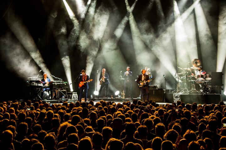 Level 42 @ 013 Tilburg, picture 18, photographed by Dieter  Boone - FrontView Magazine