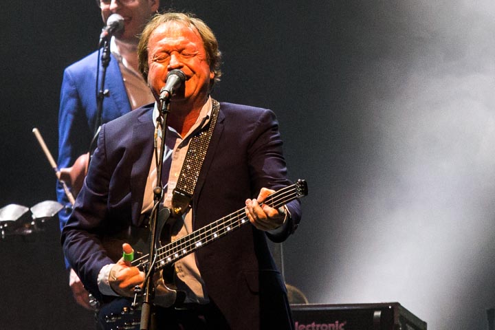 Level 42 @ 013 Tilburg, picture 19, photographed by Dieter  Boone - FrontView Magazine