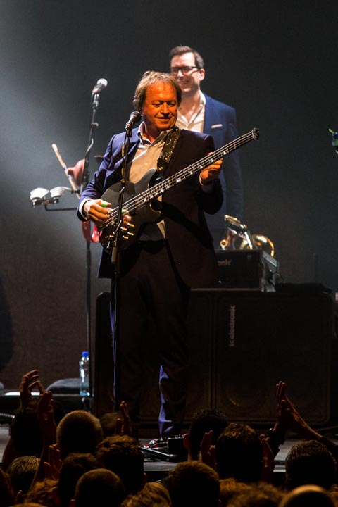 Level 42 @ 013 Tilburg, picture 21, photographed by Dieter  Boone - FrontView Magazine