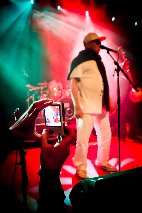 Salif Keita @ De Casino, picture 2, photographed by Davy De Blieck - FrontView Magazine