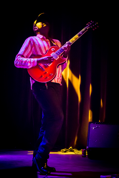 Salif Keita @ De Casino, picture 13, photographed by Davy De Blieck - FrontView Magazine
