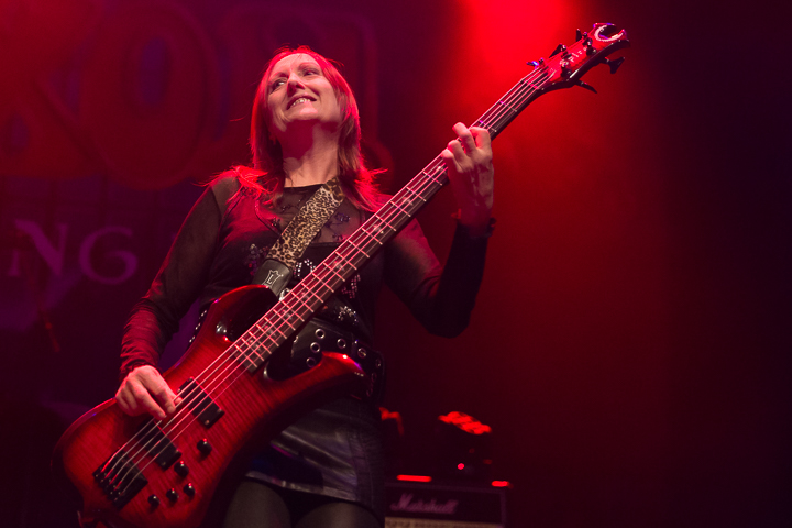 Girlschool @ 013, picture 2, photographed by Dorien Goetschalckx - FrontView Magazine