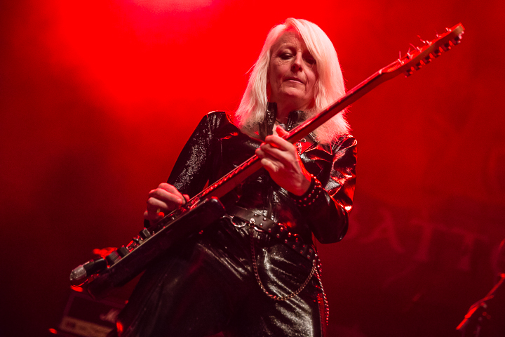 Girlschool @ 013, picture 4, photographed by Dorien Goetschalckx - FrontView Magazine