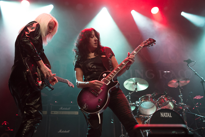 Girlschool @ 013, picture 5, photographed by Dorien Goetschalckx - FrontView Magazine
