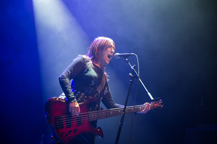 Girlschool @ 013, picture 6, photographed by Dorien Goetschalckx - FrontView Magazine
