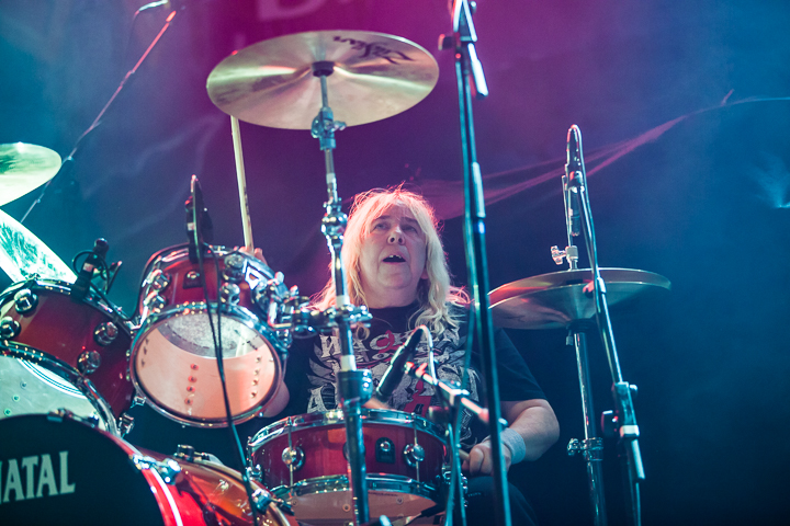 Girlschool @ 013, picture 11, photographed by Dorien Goetschalckx - FrontView Magazine