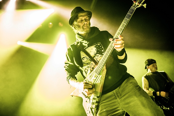Discharge @ Breaking Barriers Depot Leuven, picture 10, photographed by Luc Luyten - FrontView Magazine