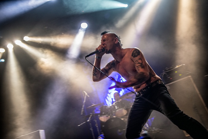 Discharge @ Breaking Barriers Depot Leuven, picture 13, photographed by Luc Luyten - FrontView Magazine