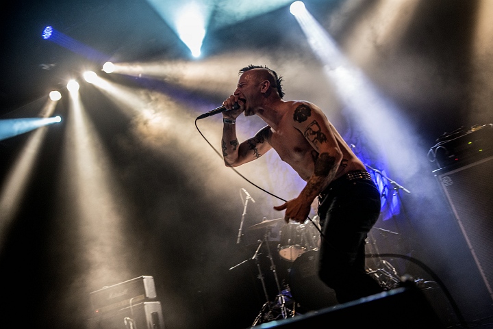 Discharge @ Breaking Barriers Depot Leuven, picture 14, photographed by Luc Luyten - FrontView Magazine