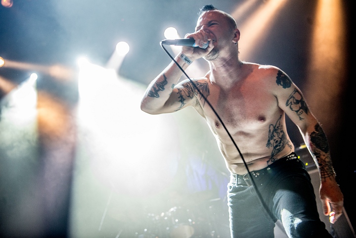 Discharge @ Breaking Barriers Depot Leuven, picture 15, photographed by Luc Luyten - FrontView Magazine