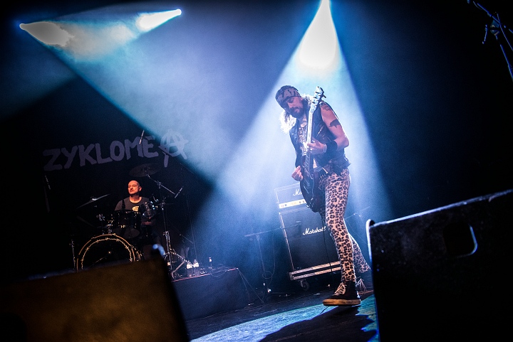 Zyklome A @ Breaking Barriers Depot Leuven, picture 2, photographed by Luc Luyten - FrontView Magazine