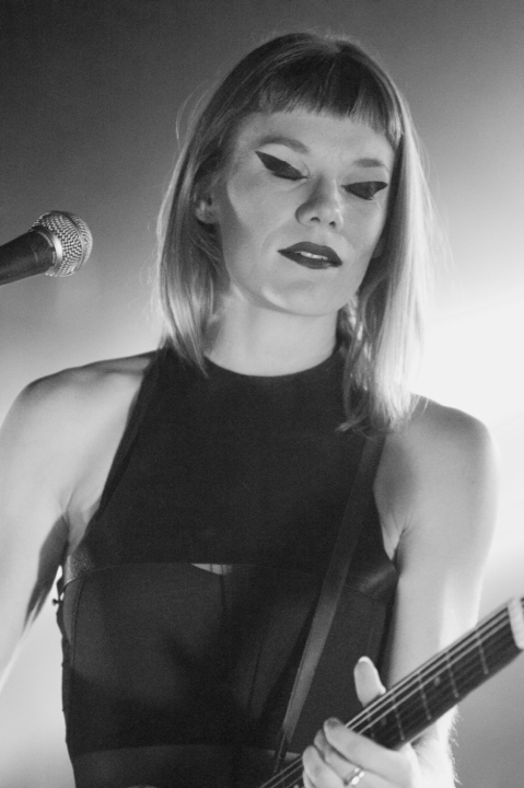 Trixie Whitley, Radio 1 Sessies @ Trix, picture 4, photographed by Bart Baevegems - FrontView Magazine