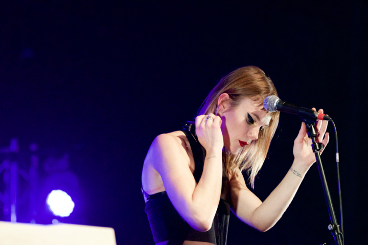Trixie Whitley, Radio 1 Sessies @ Trix, picture 7, photographed by Bart Baevegems - FrontView Magazine