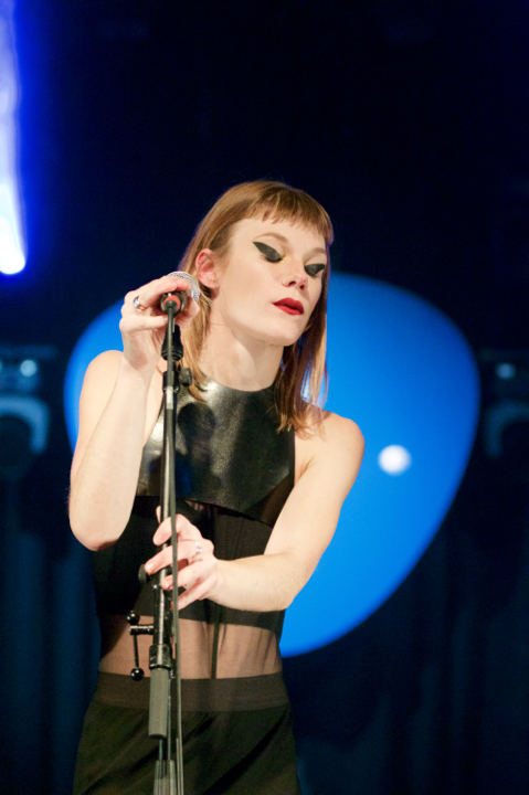 Trixie Whitley, Radio 1 Sessies @ Trix, picture 8, photographed by Bart Baevegems - FrontView Magazine