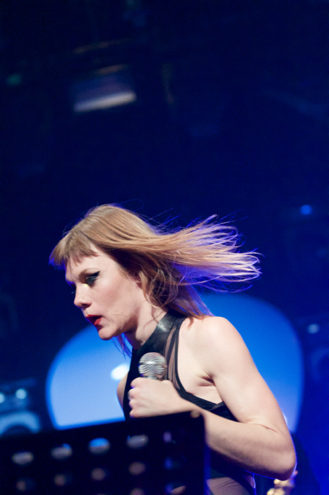 Trixie Whitley, Radio 1 Sessies @ Trix, picture 17, photographed by Bart Baevegems - FrontView Magazine