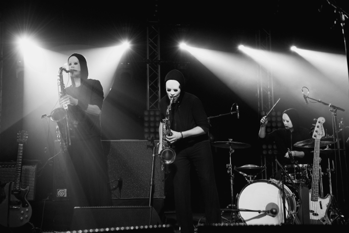 Trixie Whitley, Radio 1 Sessies @ Trix, picture 29, photographed by Bart Baevegems - FrontView Magazine