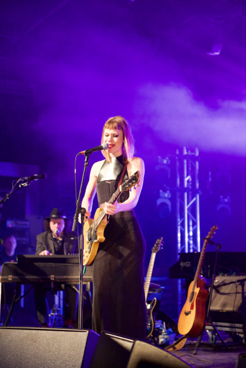 Trixie Whitley, Radio 1 Sessies @ Trix, picture 33, photographed by Bart Baevegems - FrontView Magazine