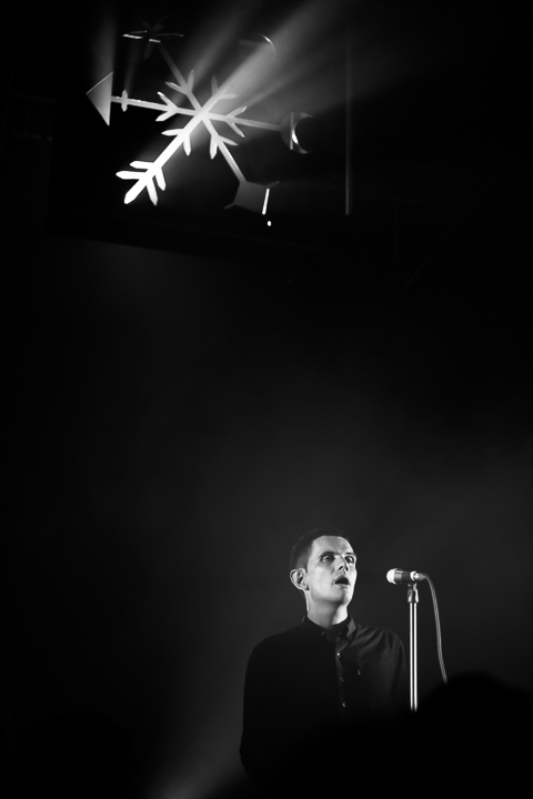 Lescop @ Inrocks Festival, picture 14, photographed by FrontView Magazine