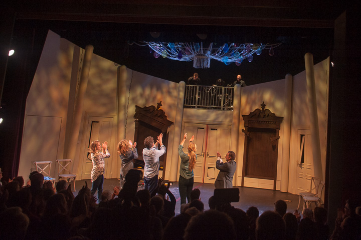 Première De Rozenoorlog @ Fakkeltheater, picture 24, photographed by Goele Bormans - FrontView Magazine