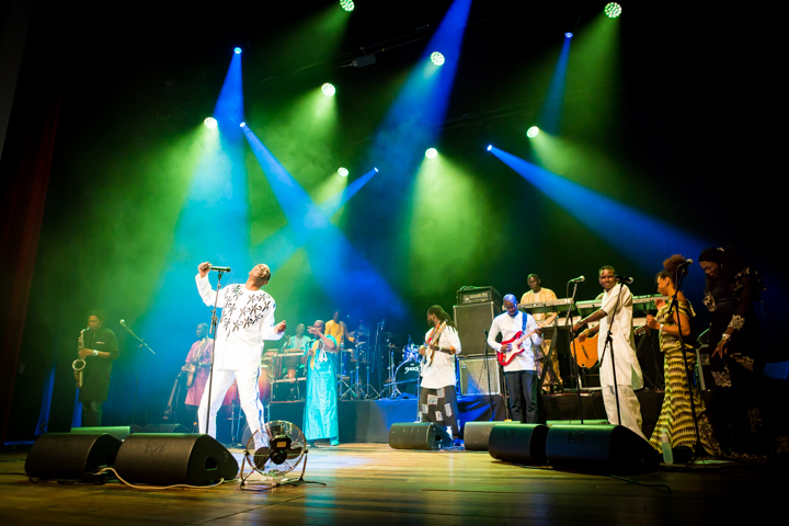 Youssou N'Dour @ De Roma, picture 9, photographed by Kristof Hayen - FrontView Magazine