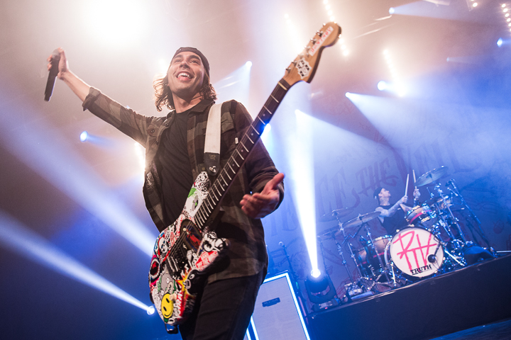 Pierce The Veil @ Trix, picture 2, photographed by Dorien Goetschalckx - FrontView Magazine
