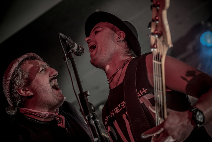 Death Valley High @ Muziekodroom, foto 21, foto's door Luc Luyten - FrontView Magazine