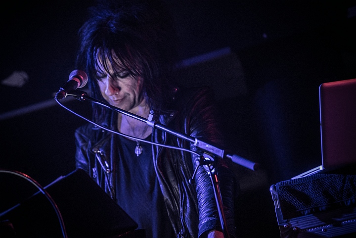 Killing Joke @ Muziekodroom, picture 2, photographed by Luc Luyten - FrontView Magazine