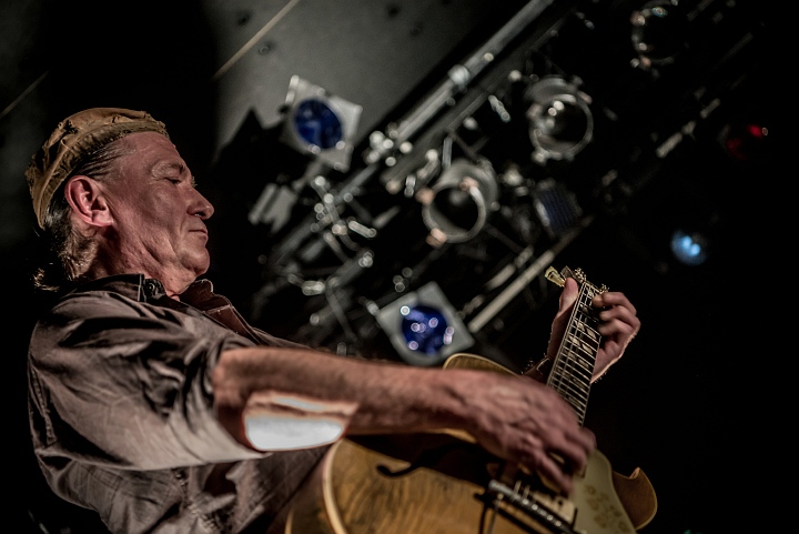 Killing Joke @ Muziekodroom, picture 22, photographed by Luc Luyten - FrontView Magazine