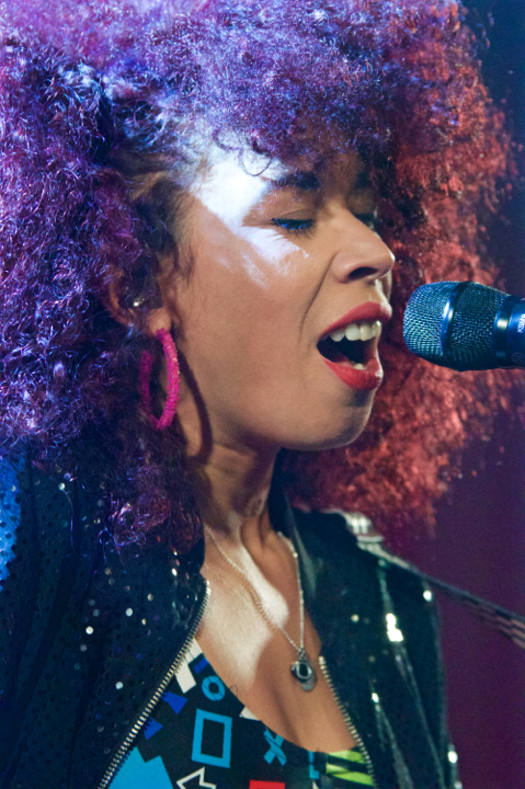 Flavia Coelho @ AB Club, picture 1, photographed by Bart Baevegems - FrontView Magazine