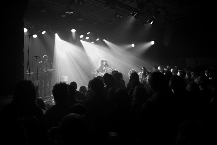 Flavia Coelho @ AB Club, picture 16, photographed by Bart Baevegems - FrontView Magazine