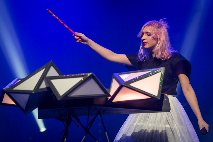 Alice On The Roof @ Ancienne Belgique, picture 5, photographed by Jan van Hecke - FrontView Magazine