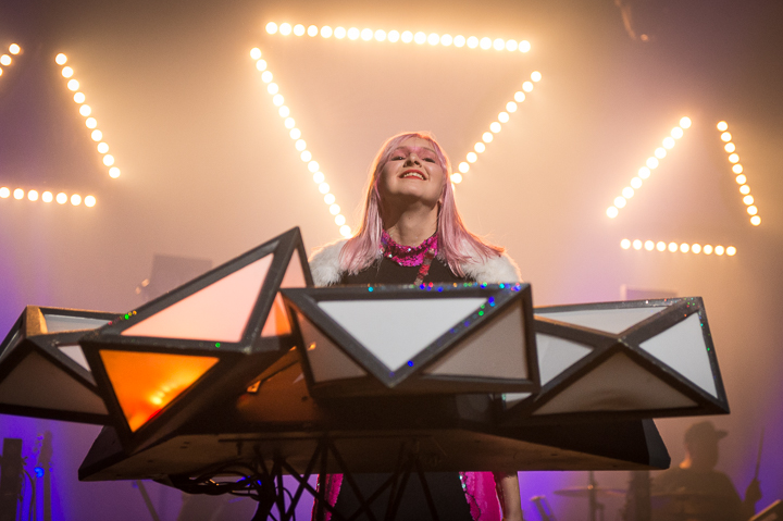 Alice On The Roof @ Ancienne Belgique, picture 18, photographed by Jan van Hecke - FrontView Magazine