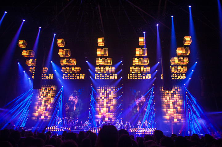Clouseau danst @ Sportpaleis, picture 11, photographed by Dimitri Vanlommel - FrontView Magazine