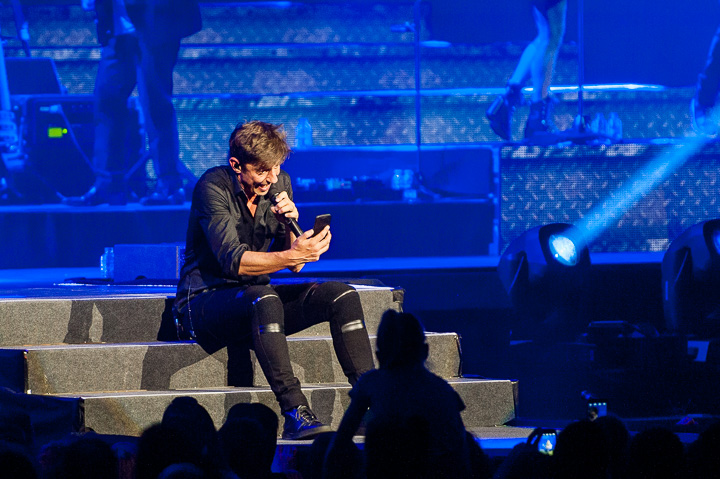 Clouseau danst @ Sportpaleis, picture 20, photographed by Dimitri Vanlommel - FrontView Magazine