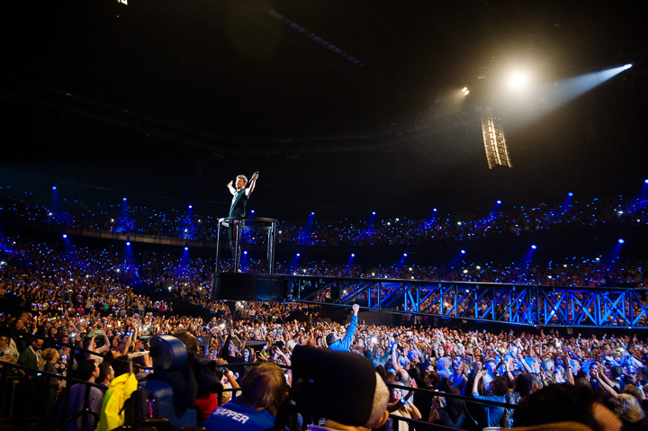 Clouseau danst @ Sportpaleis, picture 52, photographed by Dimitri Vanlommel - FrontView Magazine