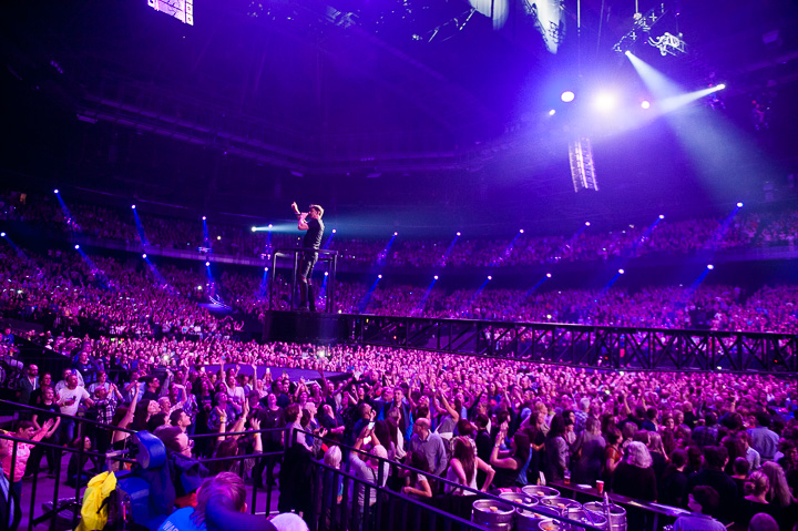 Clouseau danst @ Sportpaleis, picture 61, photographed by Dimitri Vanlommel - FrontView Magazine