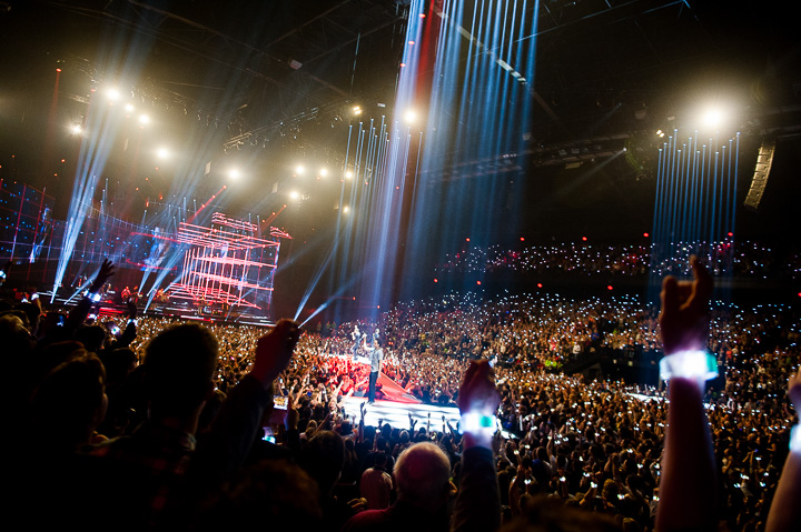 Clouseau danst @ Sportpaleis, picture 67, photographed by Dimitri Vanlommel - FrontView Magazine
