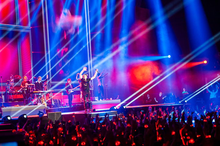 Clouseau danst @ Sportpaleis, picture 98, photographed by Dimitri Vanlommel - FrontView Magazine