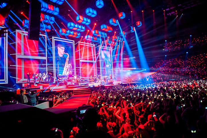 Clouseau danst @ Sportpaleis, picture 100, photographed by Dimitri Vanlommel - FrontView Magazine