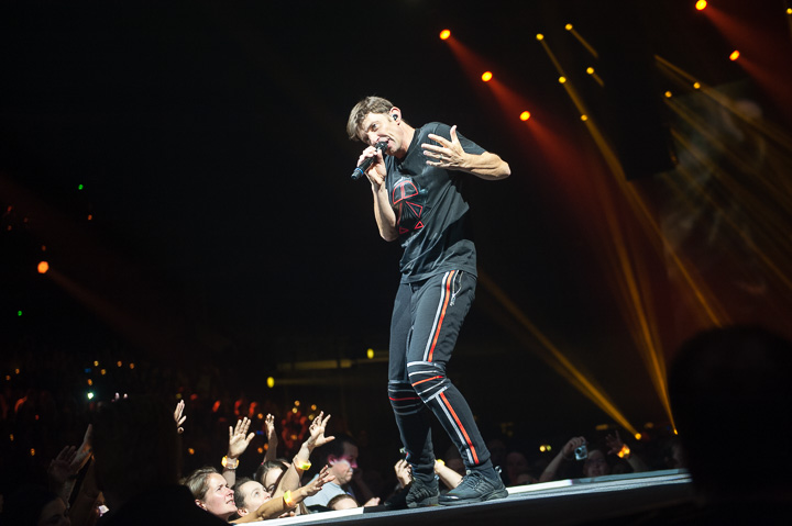 Clouseau danst @ Sportpaleis, picture 104, photographed by Dimitri Vanlommel - FrontView Magazine