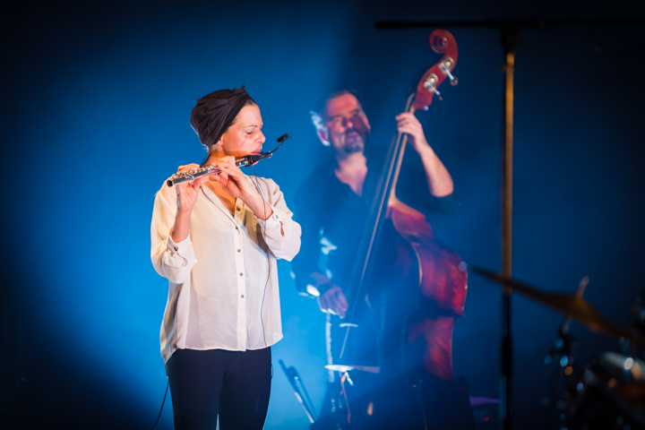 Melanie De Biasio @ C-Mine, picture 1, photographed by Kristof Hayen - FrontView Magazine